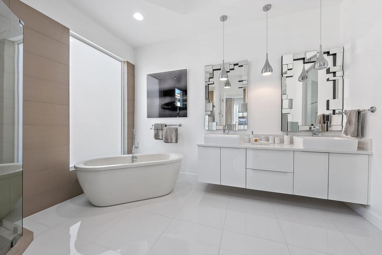 8988 Lakes Boulevard, West Palm Beach, FL 33412 Photo