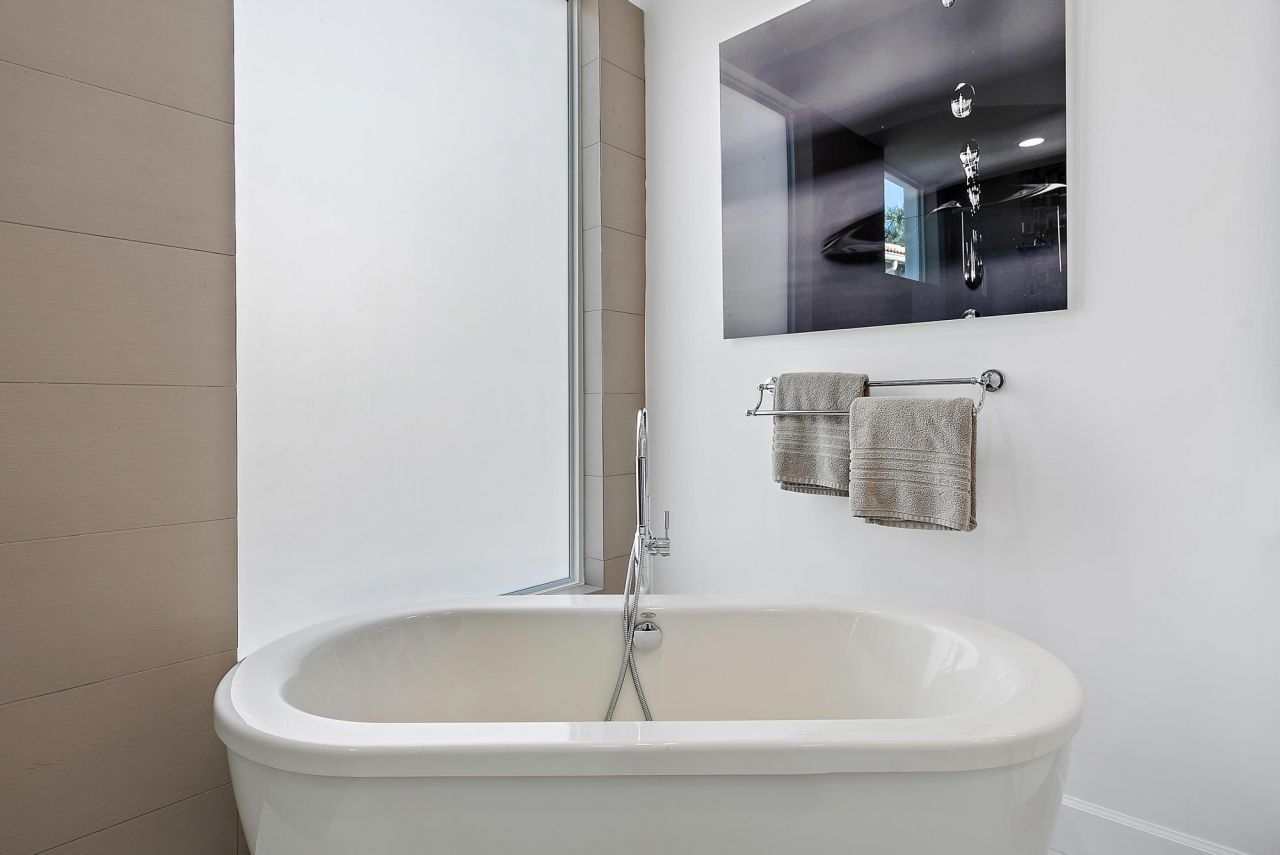 8988 Lakes Boulevard, West Palm Beach, FL 33412 Photo