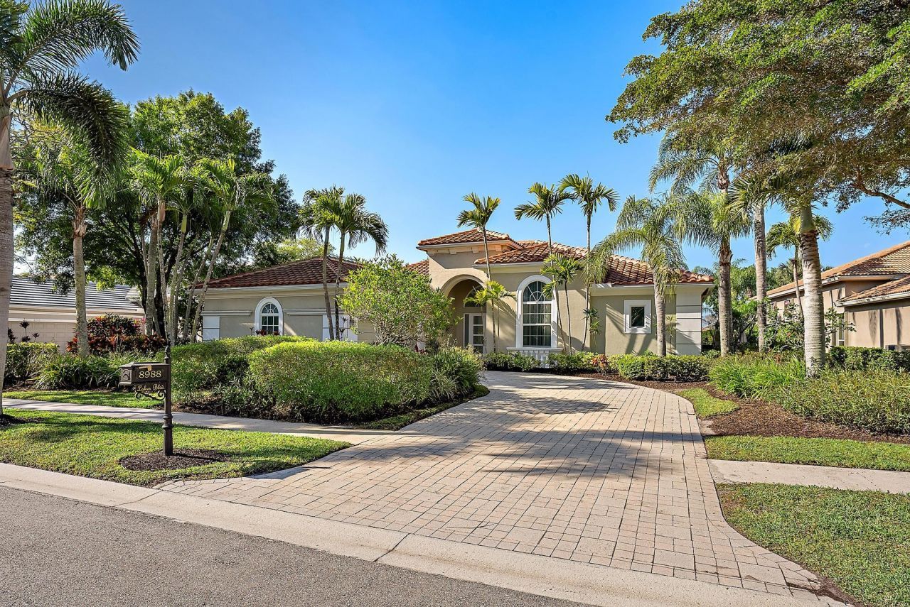 8988 Lakes Boulevard, West Palm Beach, FL 33412 Photo