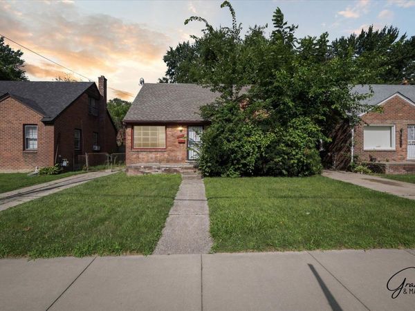 19401 Grandview Street, Detroit, MI 48219