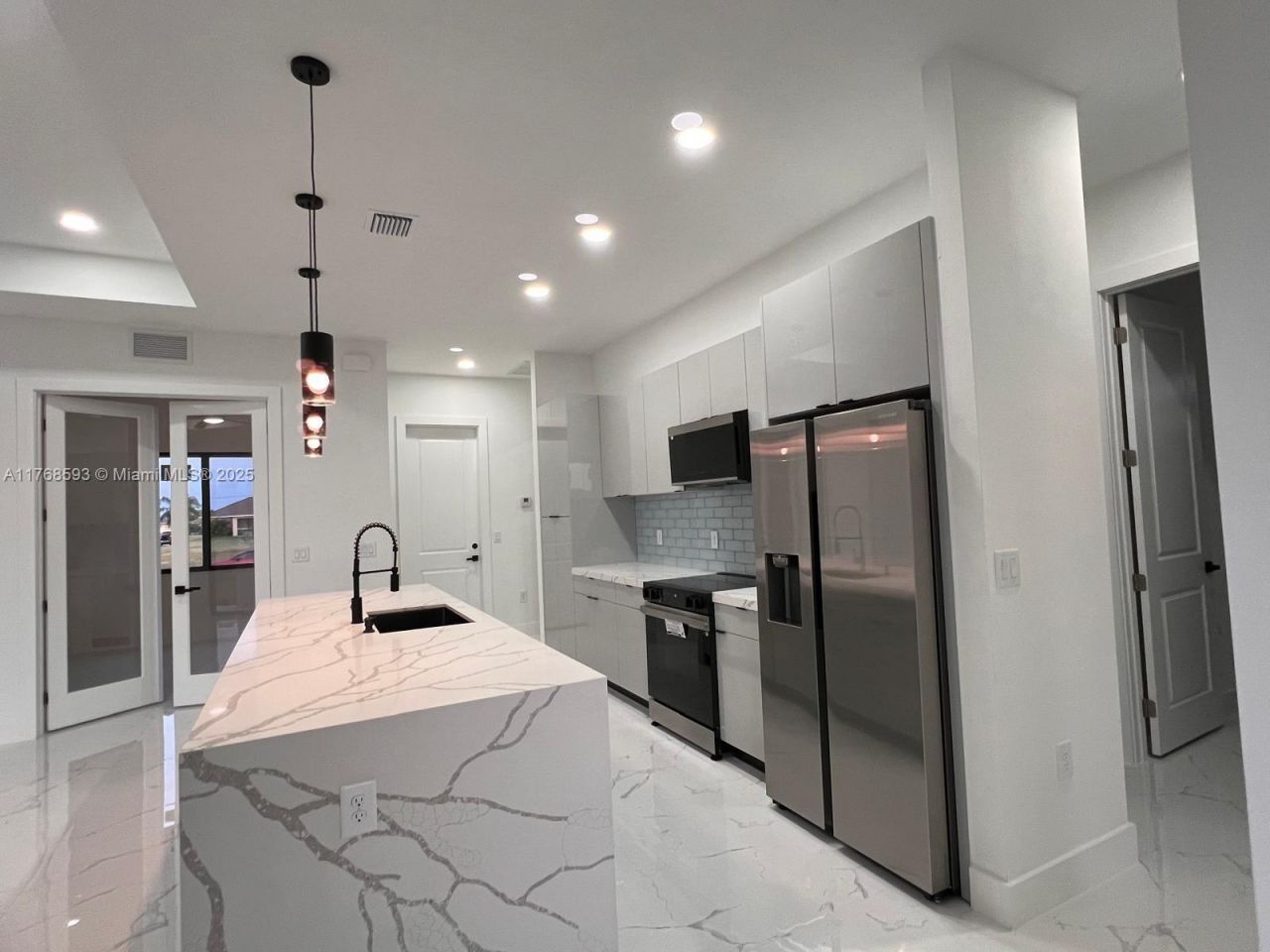 2122 NE 14th Pl, Cape Coral, FL 33909 Photo