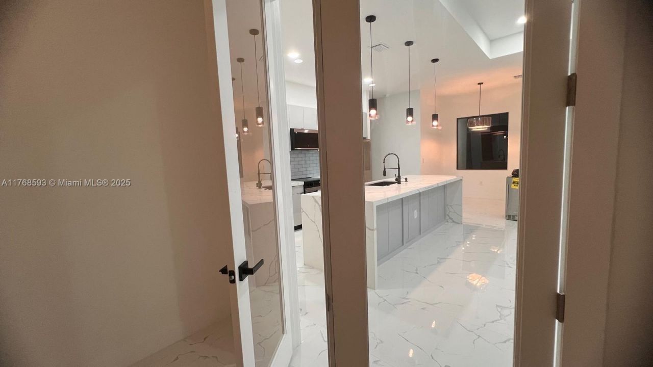 2122 NE 14th Pl, Cape Coral, FL 33909 Photo