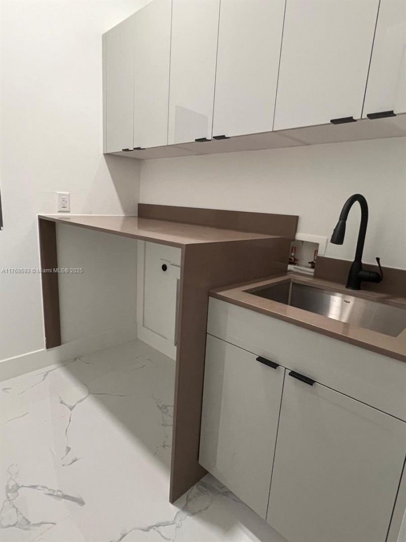 2122 NE 14th Pl, Cape Coral, FL 33909 Photo