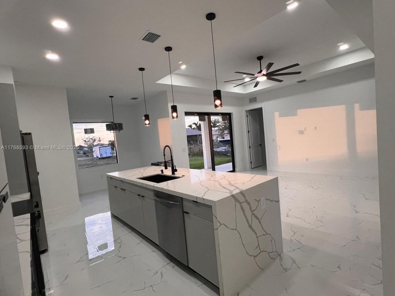 2122 NE 14th Pl, Cape Coral, FL 33909 Photo