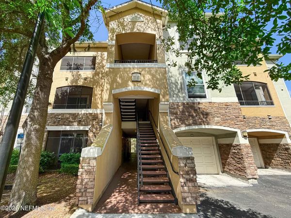 8539 GATE Parkway W, Unit 628, Jacksonville, FL 32216