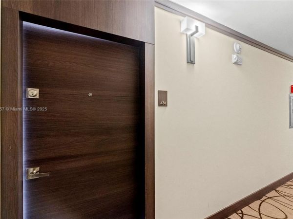 20505 E Country Club Dr, Unit 434, Aventura, FL 33180