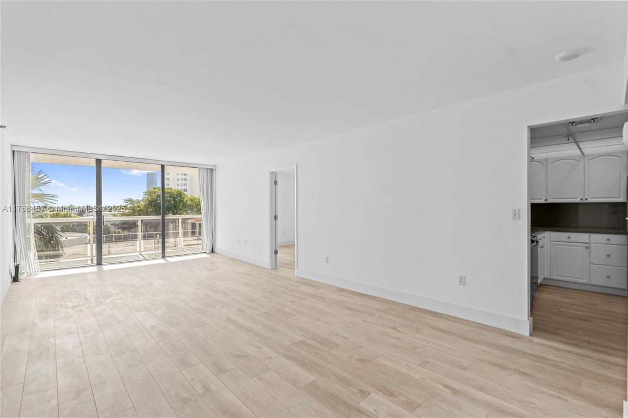 20505 E Country Club Dr, Unit 434, Aventura, FL 33180 Photo