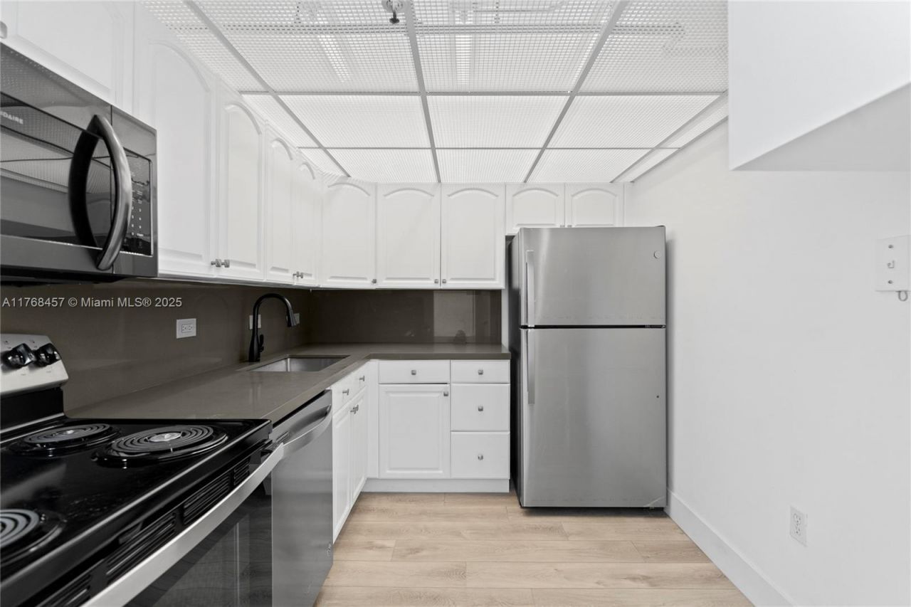 20505 E Country Club Dr, Unit 434, Aventura, FL 33180 Photo