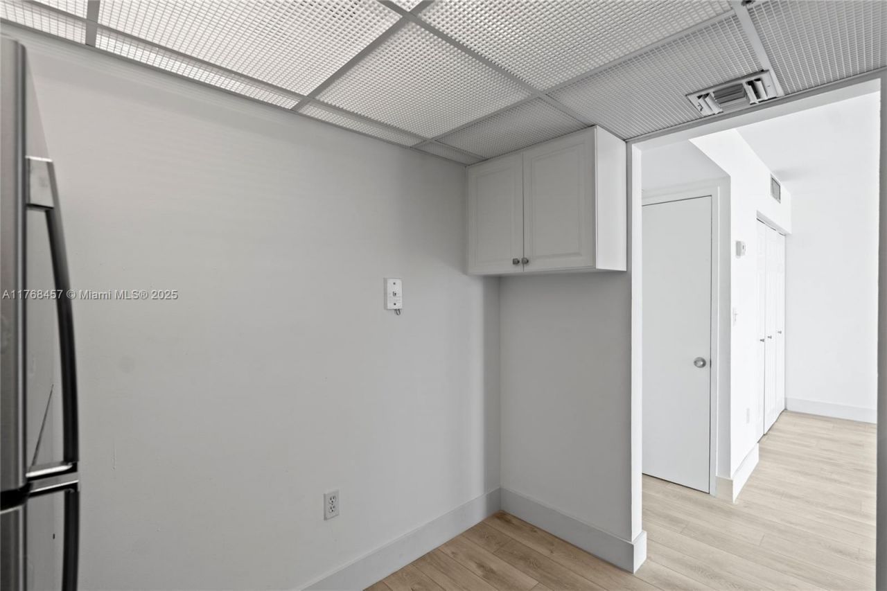 20505 E Country Club Dr, Unit 434, Aventura, FL 33180 Photo