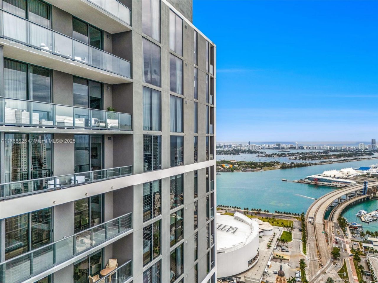 601 NE 1st Ave, Unit LPH 4814, Miami, FL 33132 Photo