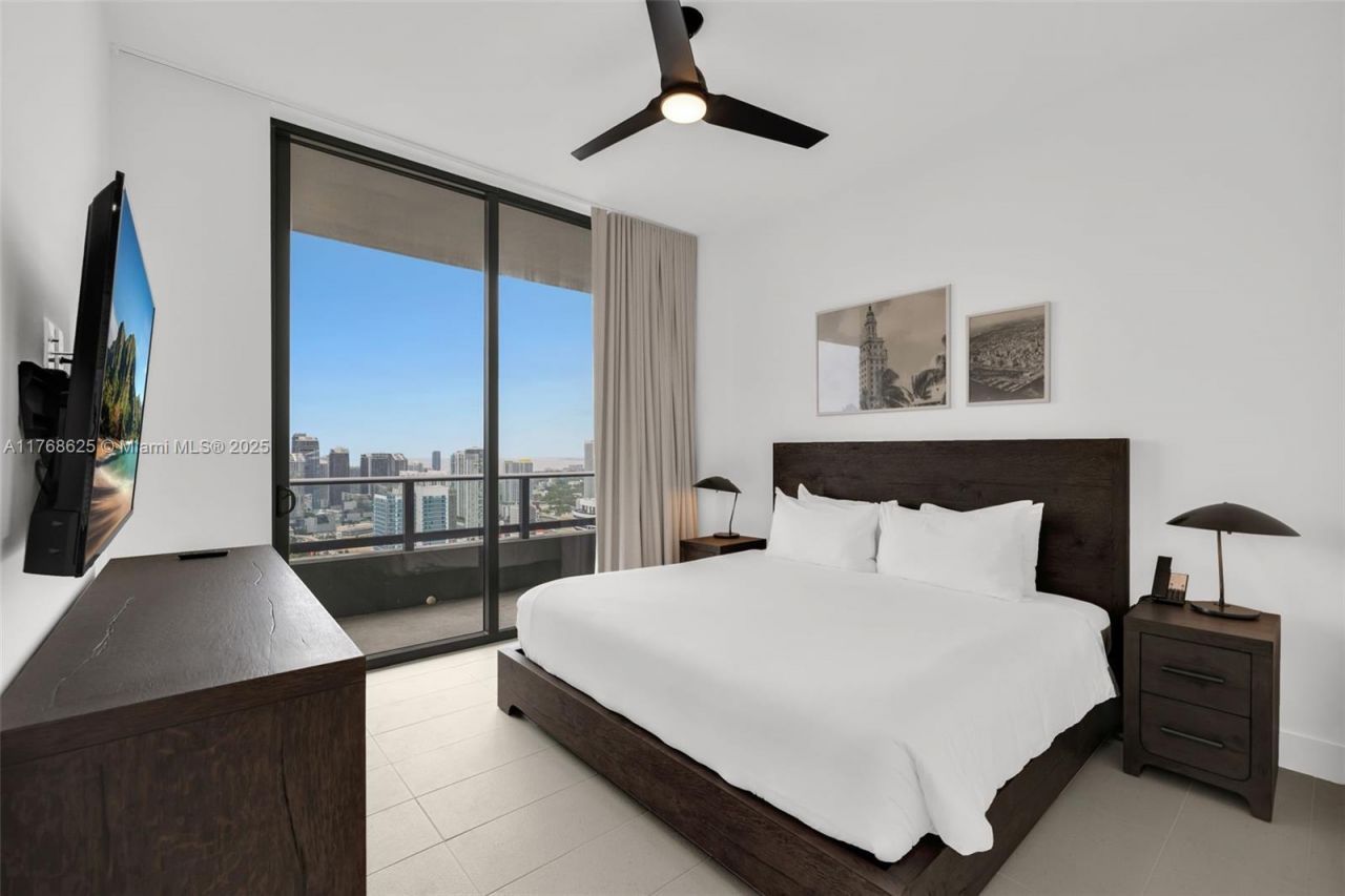 601 NE 1st Ave, Unit LPH 4814, Miami, FL 33132 Photo