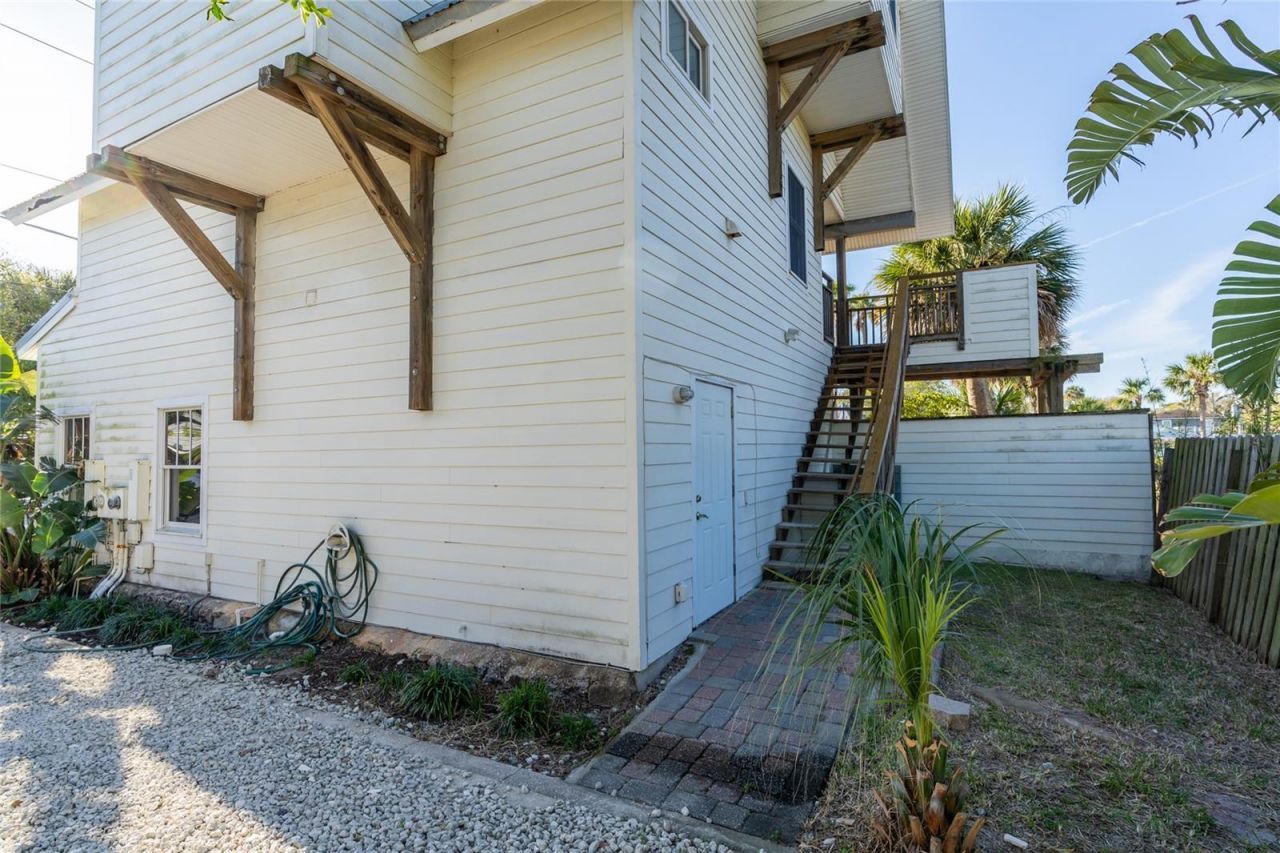 104 N Pine Street, New Smyrna Beach, FL 32169 Photo