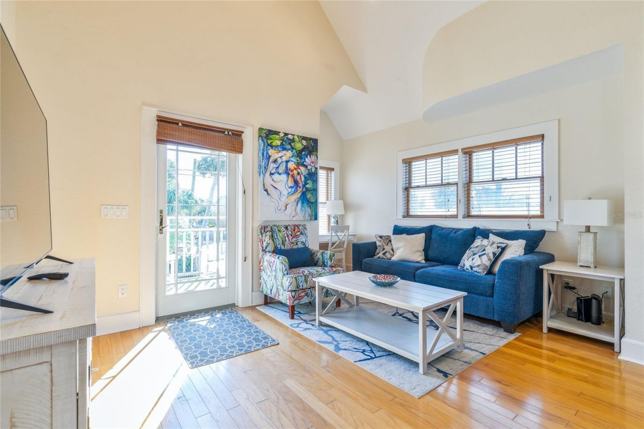 104 N Pine Street, New Smyrna Beach, FL 32169 Photo