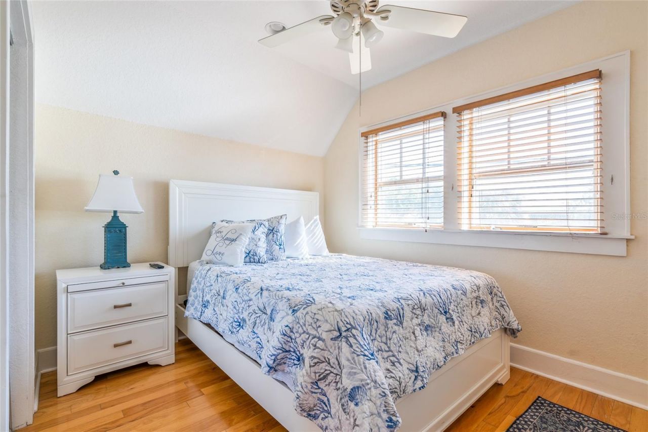 104 N Pine Street, New Smyrna Beach, FL 32169 Photo