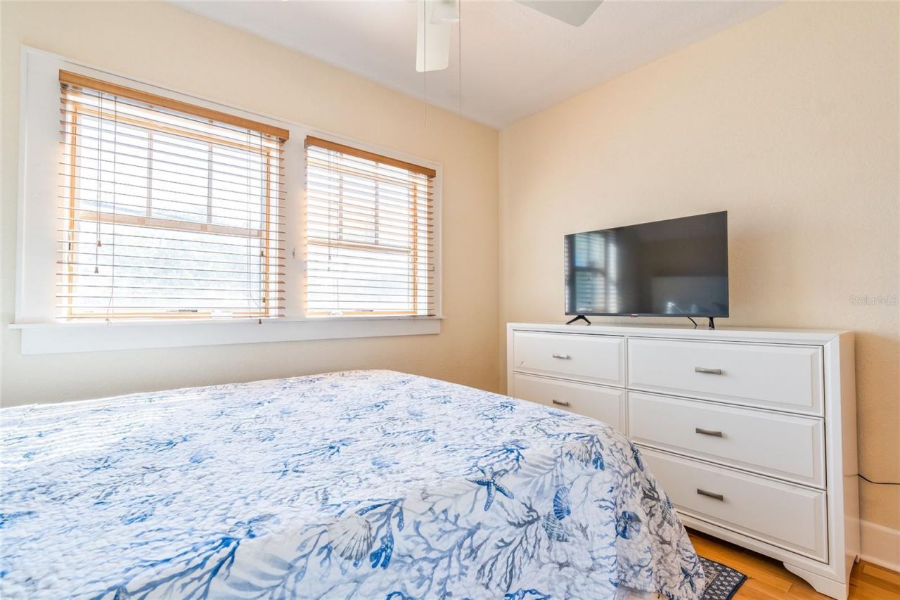 104 N Pine Street, New Smyrna Beach, FL 32169 Photo