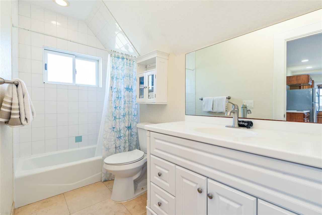 104 N Pine Street, New Smyrna Beach, FL 32169 Photo