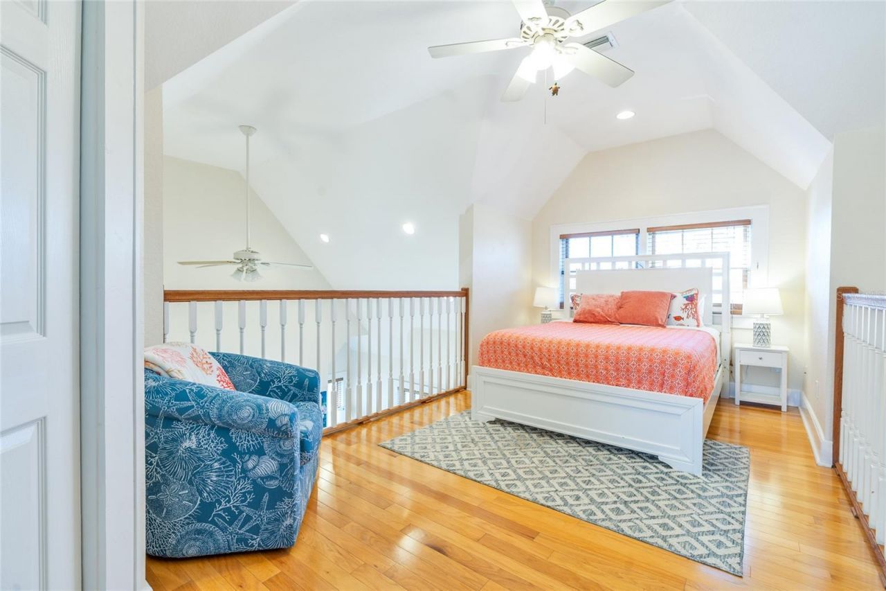 104 N Pine Street, New Smyrna Beach, FL 32169 Photo