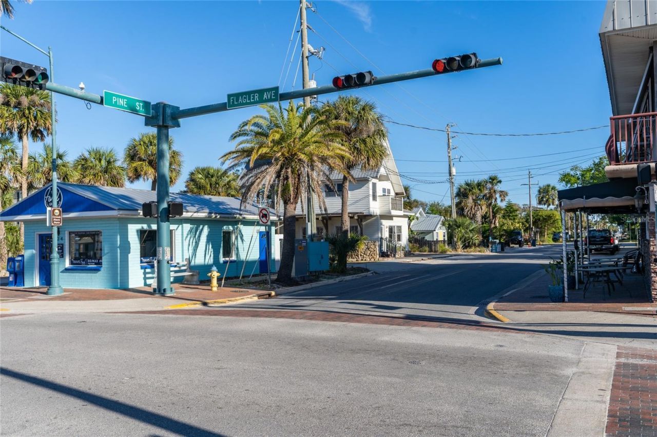 104 N Pine Street, New Smyrna Beach, FL 32169 Photo