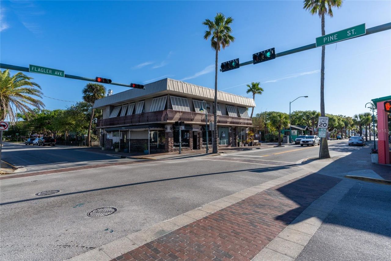 104 N Pine Street, New Smyrna Beach, FL 32169 Photo