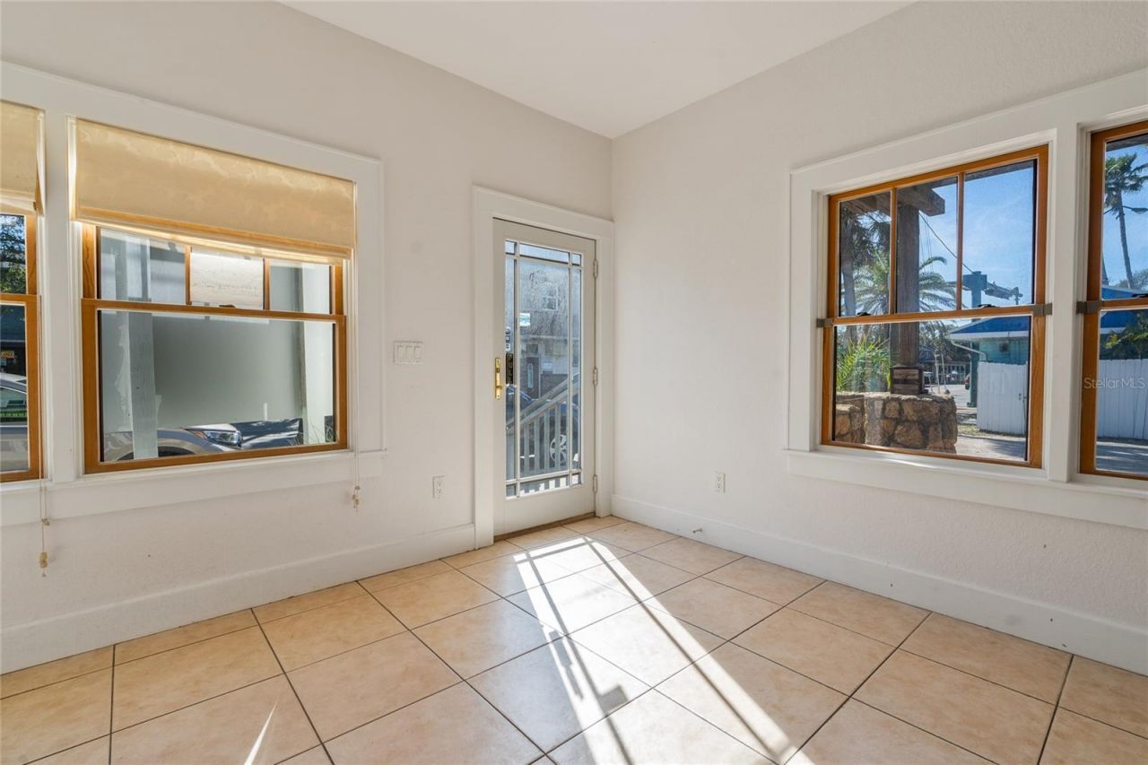 104 N Pine Street, New Smyrna Beach, FL 32169 Photo