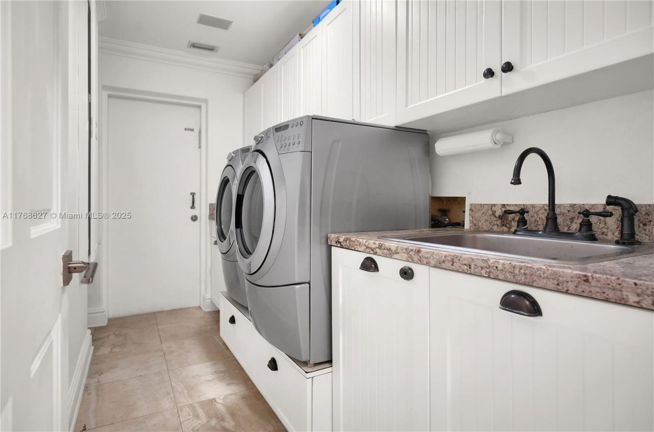 2115 Country Club Prado, Coral Gables, FL 33134 Photo