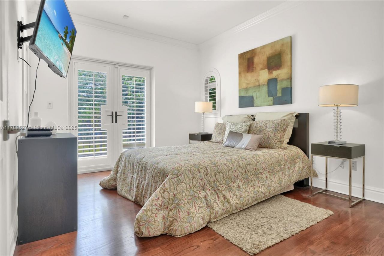 2115 Country Club Prado, Coral Gables, FL 33134 Photo