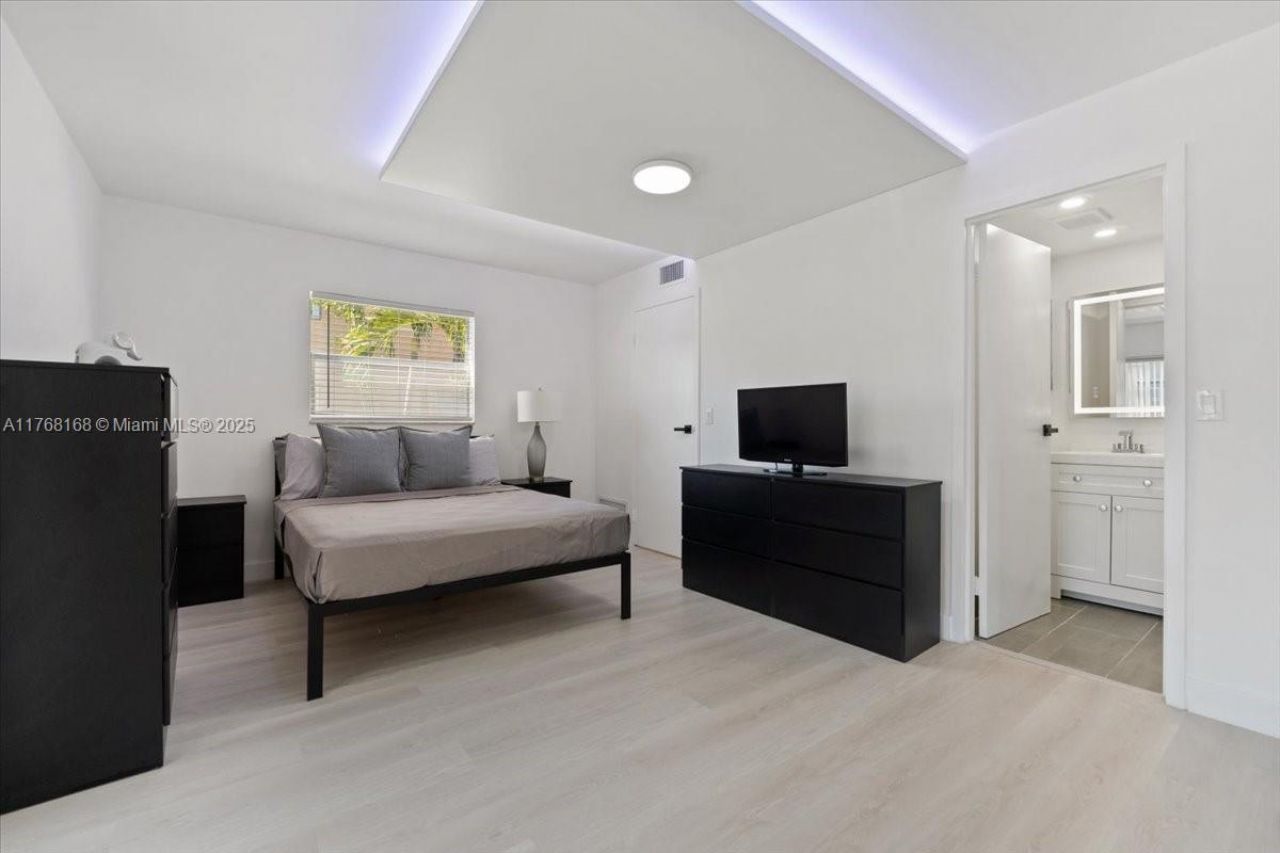 590 Brittany M, Unit 590, Delray Beach, FL 33446 Photo