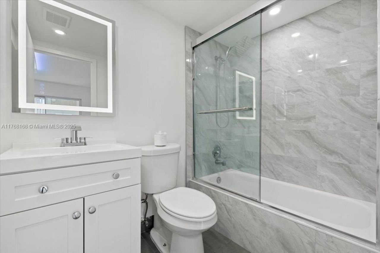 590 Brittany M, Unit 590, Delray Beach, FL 33446 Photo