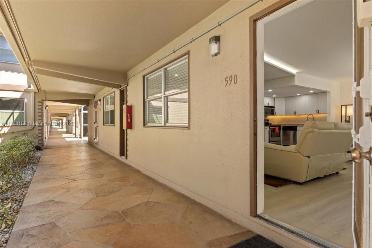 590 Brittany M, Unit 590, Delray Beach, FL 33446 Photo