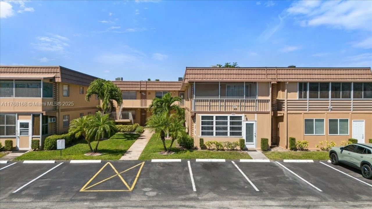 590 Brittany M, Unit 590, Delray Beach, FL 33446 Photo