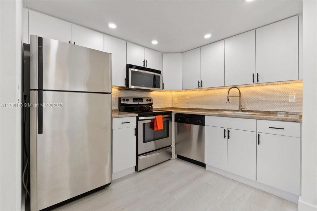 590 Brittany M, Unit 590, Delray Beach, FL 33446 Photo