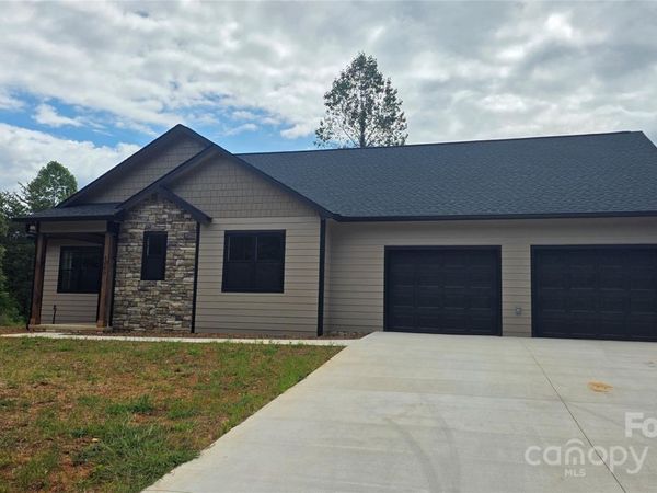 1060 Hawksbill Drive, Morganton, NC 28655