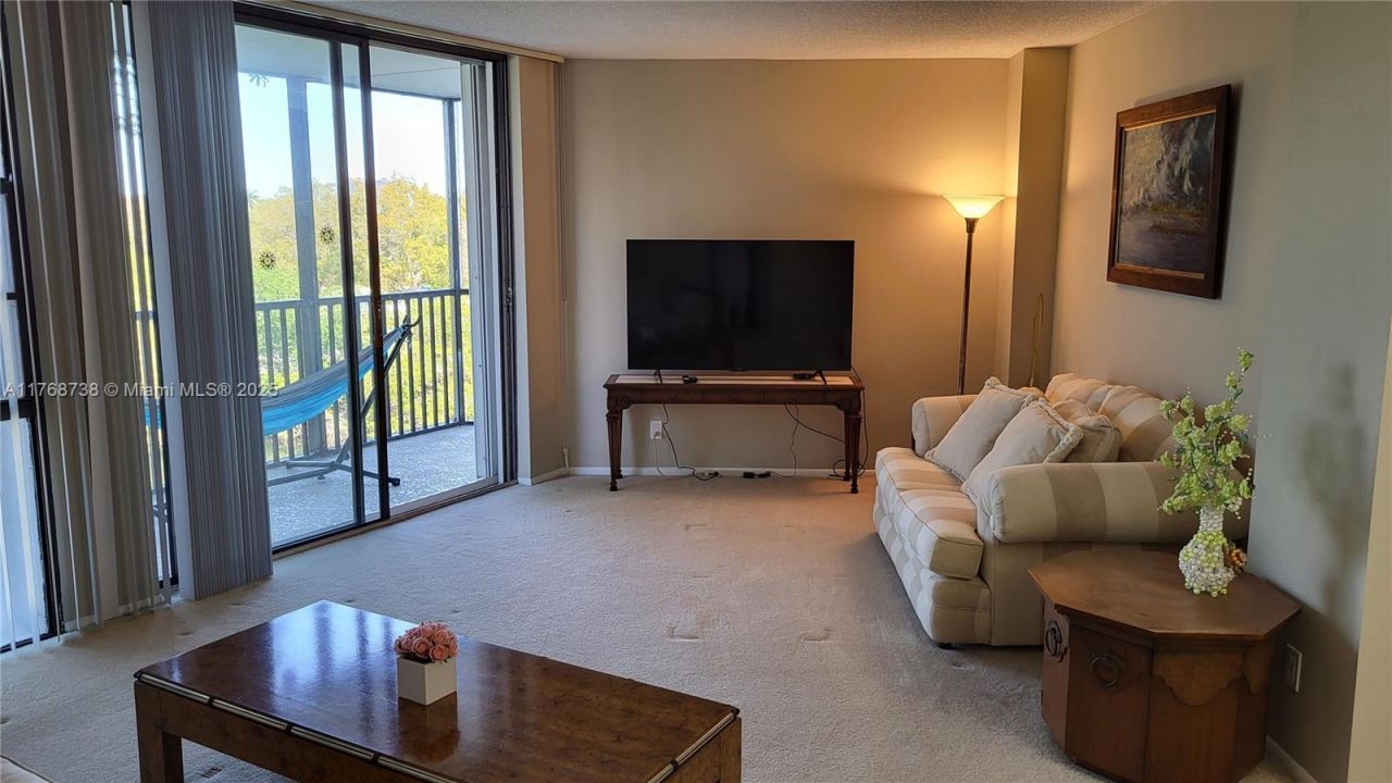 3401 N Country Club Dr, Unit 402, Aventura, FL 33180 Photo