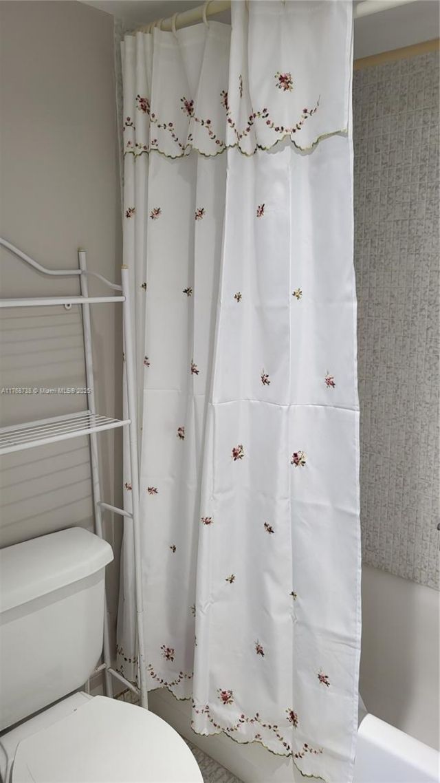 3401 N Country Club Dr, Unit 402, Aventura, FL 33180 Photo