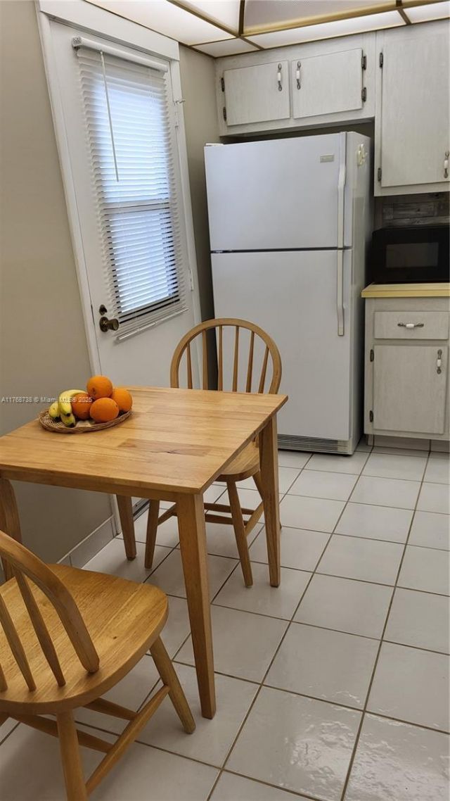 3401 N Country Club Dr, Unit 402, Aventura, FL 33180 Photo