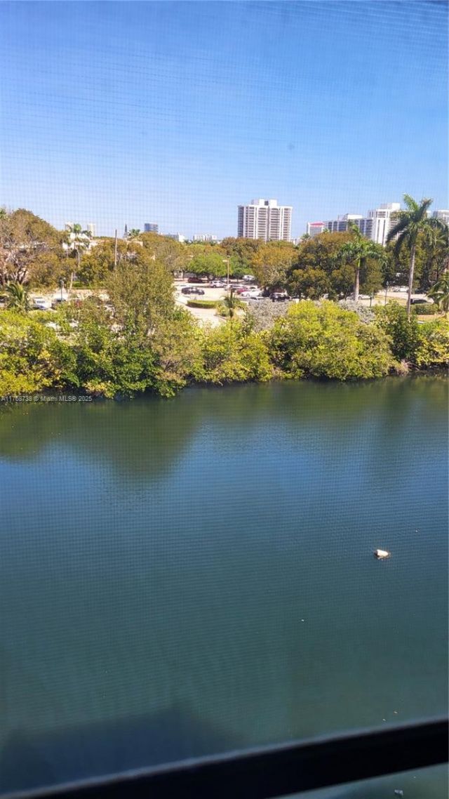 3401 N Country Club Dr, Unit 402, Aventura, FL 33180 Photo