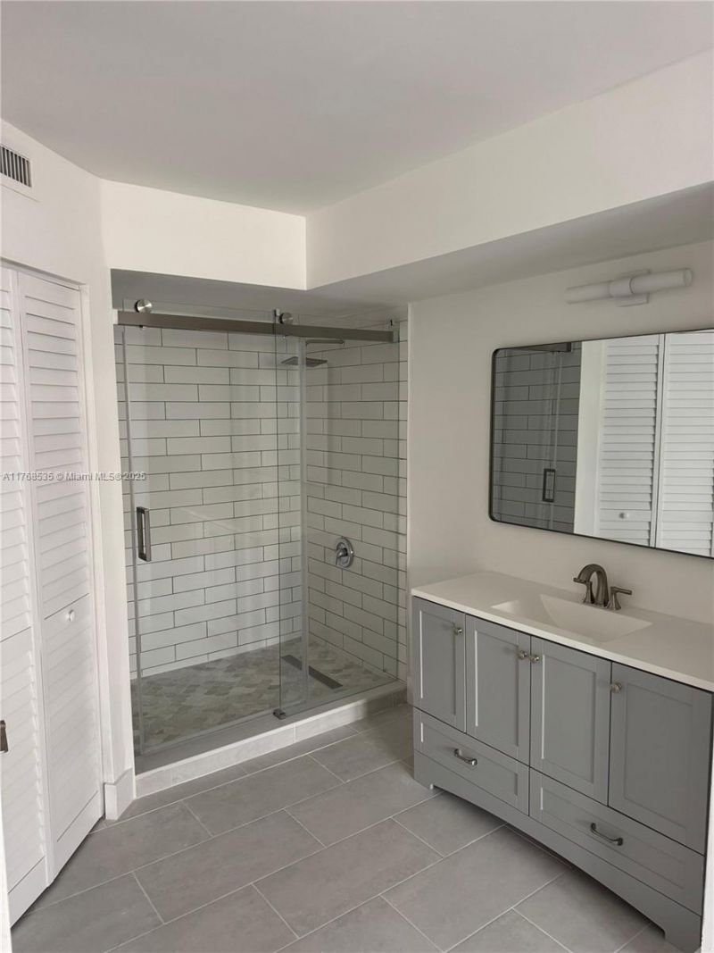 1280 S Alhambra Cir, Unit 2209, Coral Gables, FL 33146 Photo