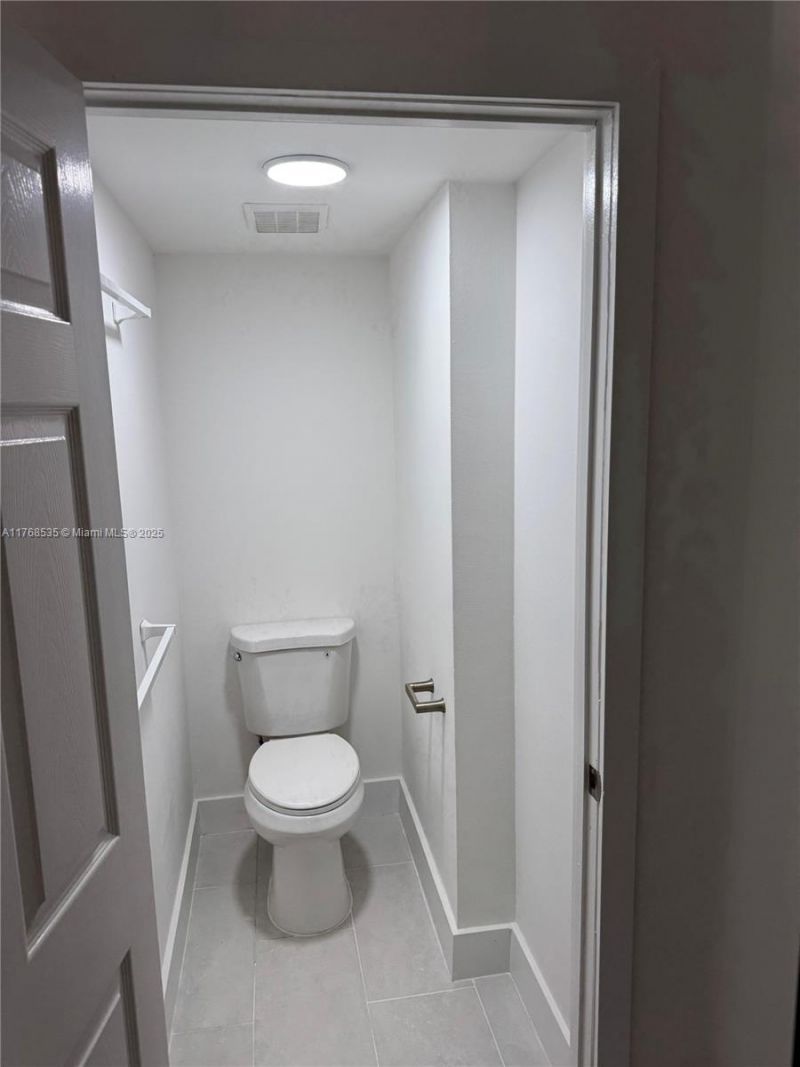 1280 S Alhambra Cir, Unit 2209, Coral Gables, FL 33146 Photo