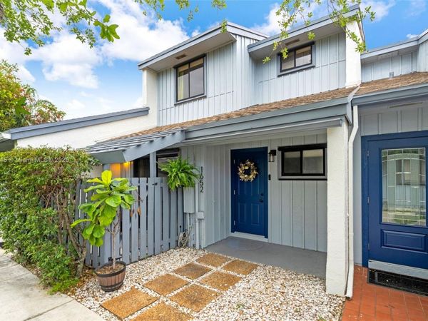 1652 N 14th Ter, Hollywood, FL 33020