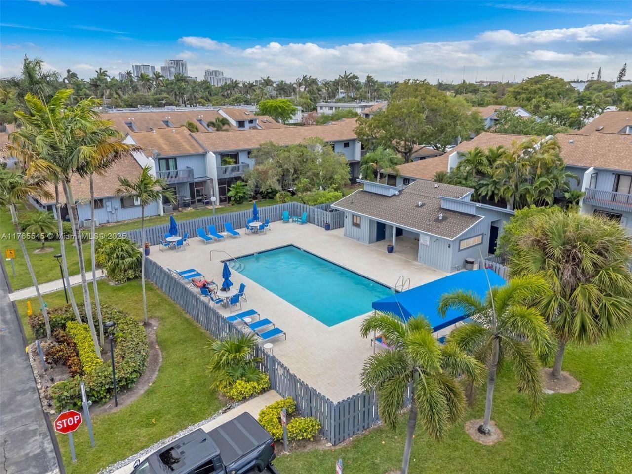 1652 N 14th Ter, Hollywood, FL 33020 Photo