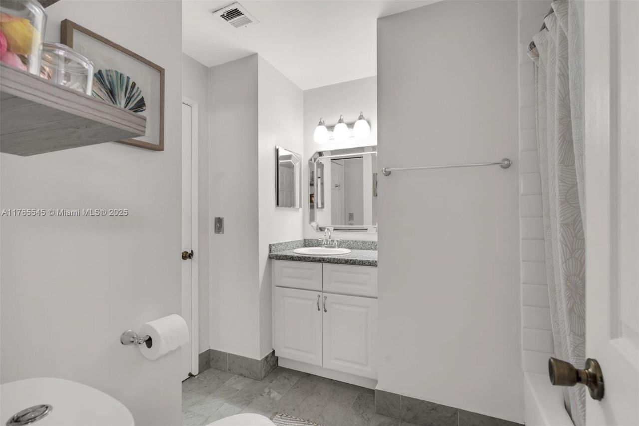 1652 N 14th Ter, Hollywood, FL 33020 Photo