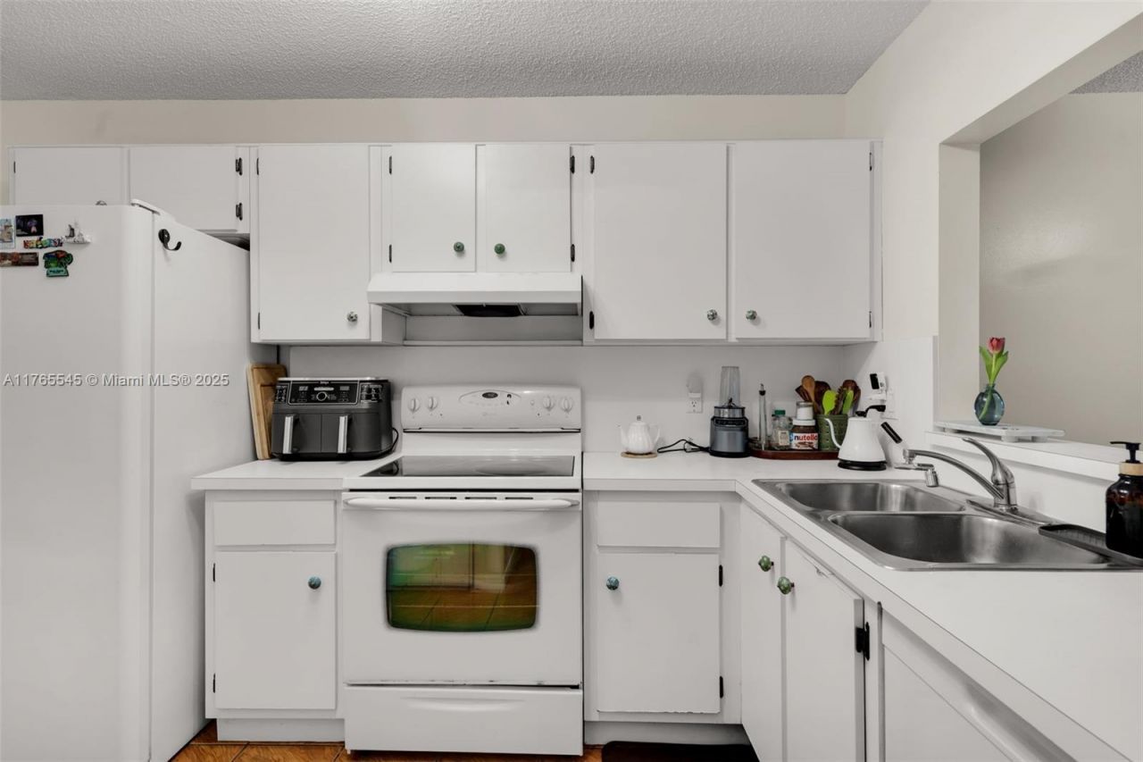 1652 N 14th Ter, Hollywood, FL 33020 Photo