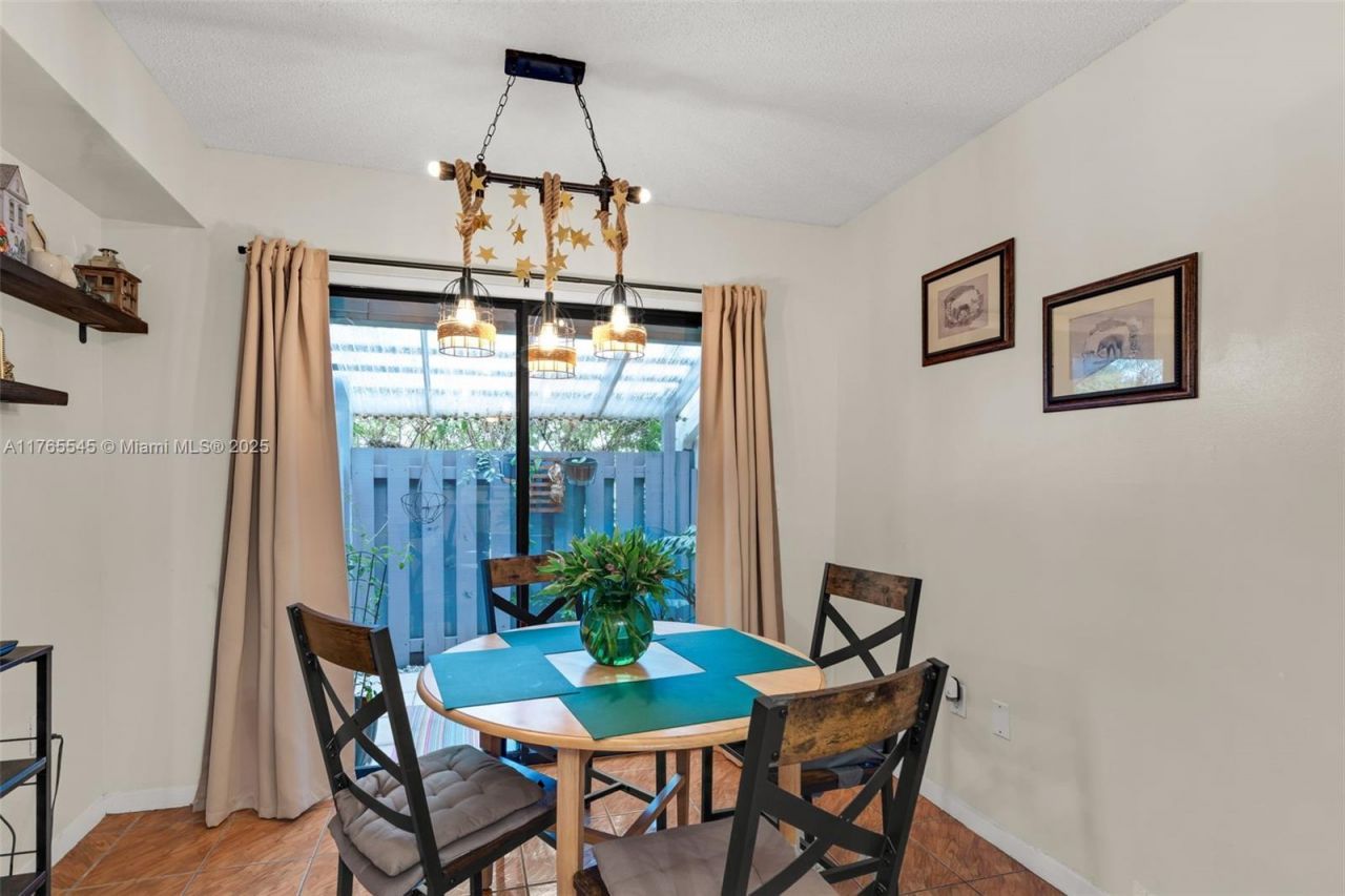 1652 N 14th Ter, Hollywood, FL 33020 Photo