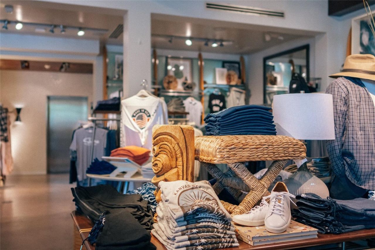 1212 Benjamin Franklin Drive, Unit 102, Sarasota, FL 34236 Photo