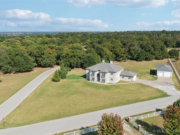 9433 S 282nd East Avenue, Broken Arrow, OK 74014