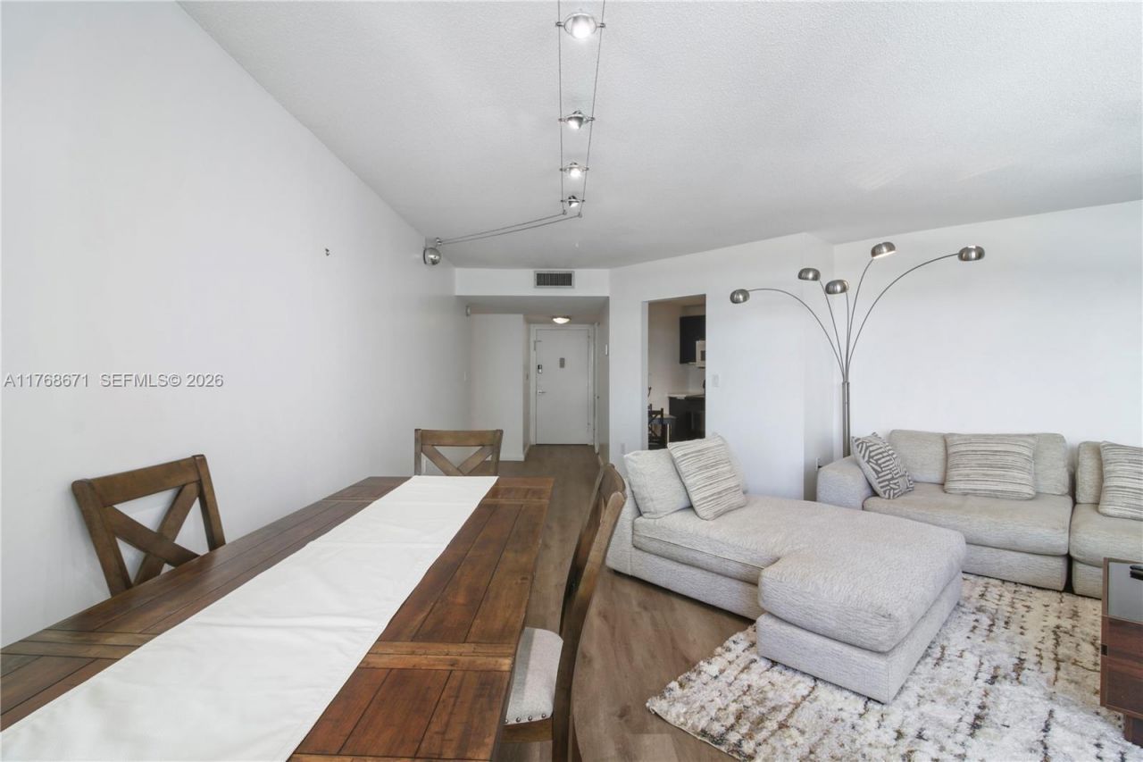 2750 NE 183rd St, Unit 1207, Aventura, FL 33160 Photo