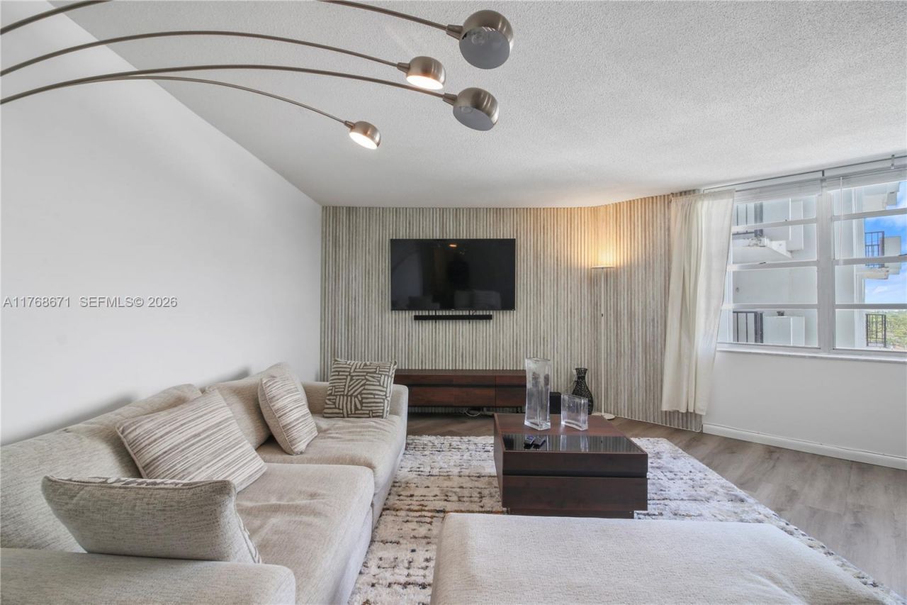 2750 NE 183rd St, Unit 1207, Aventura, FL 33160 Photo