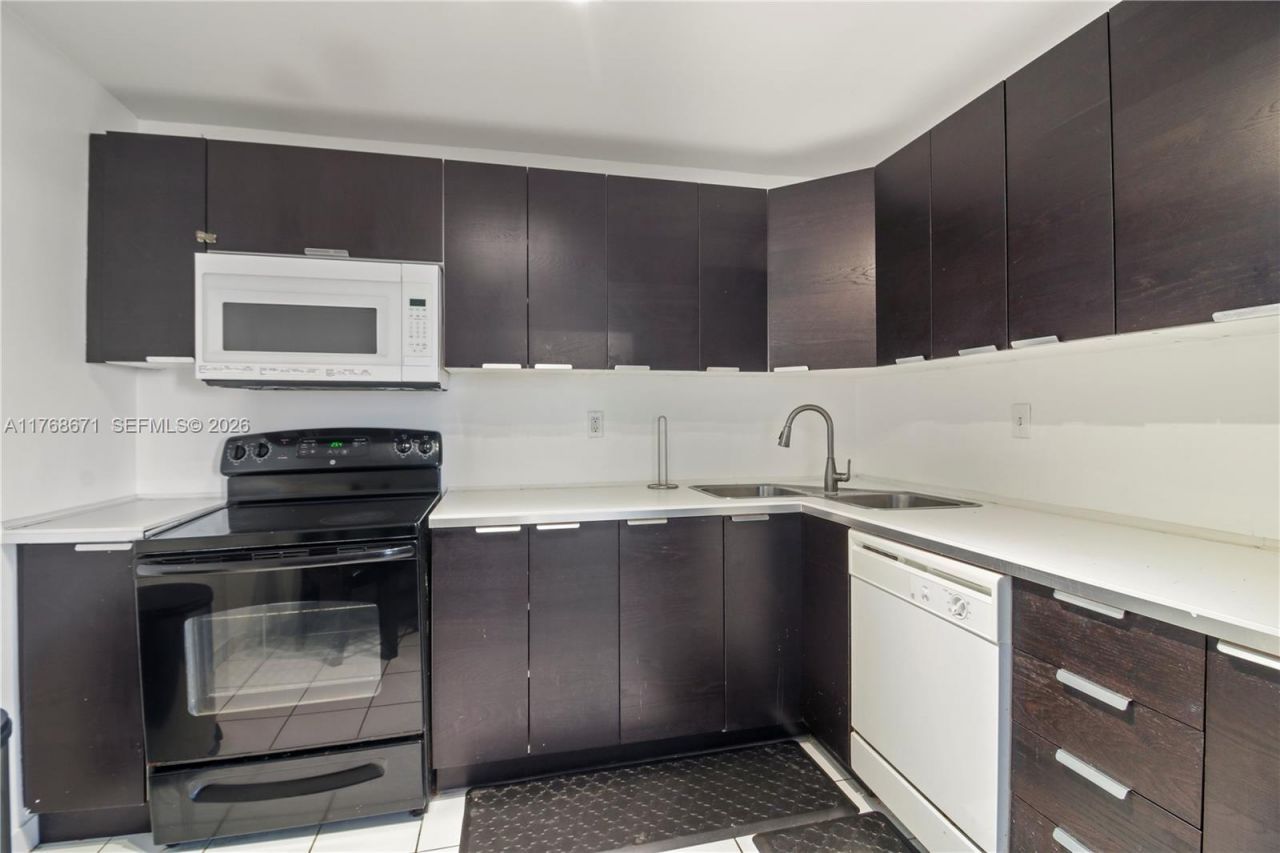 2750 NE 183rd St, Unit 1207, Aventura, FL 33160 Photo