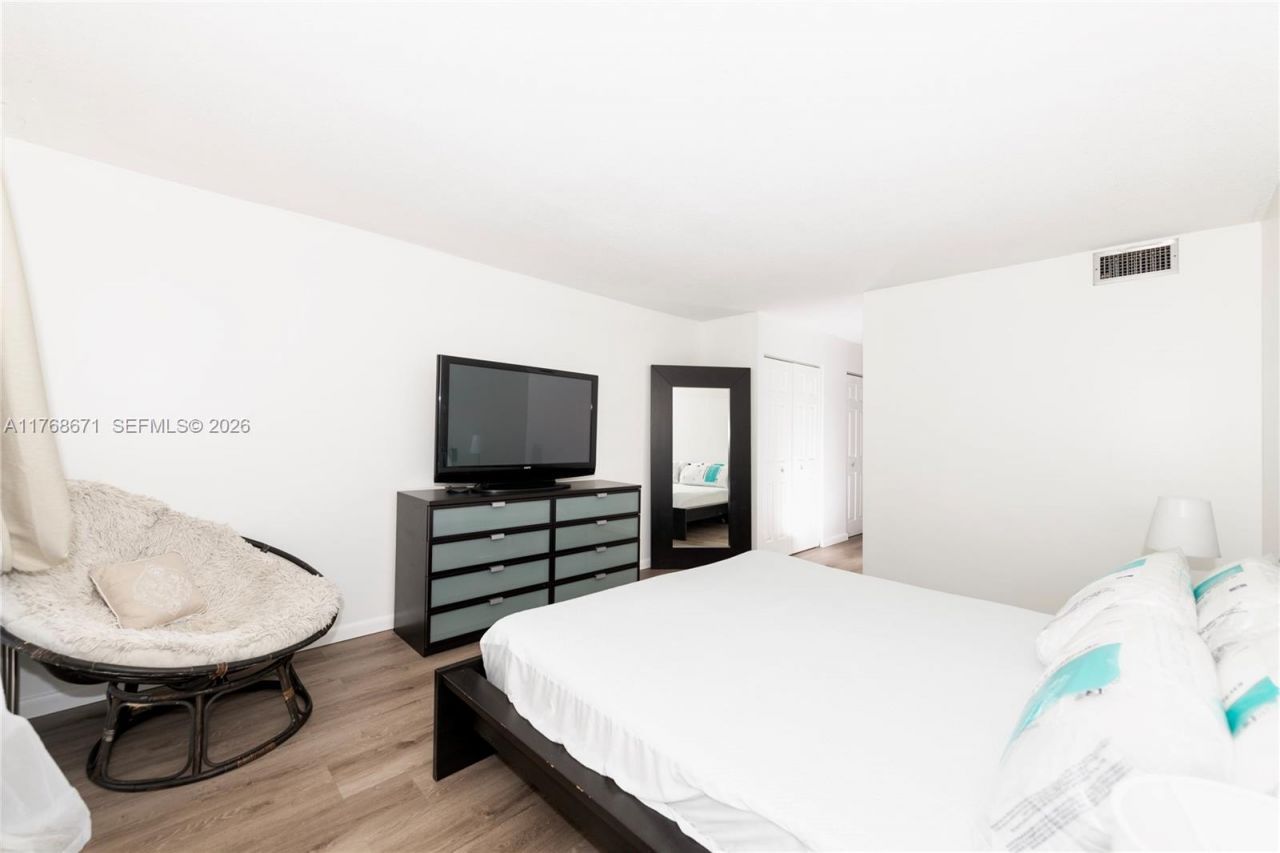 2750 NE 183rd St, Unit 1207, Aventura, FL 33160 Photo