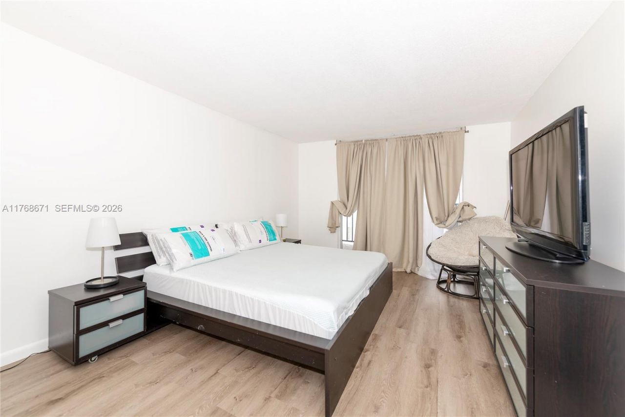 2750 NE 183rd St, Unit 1207, Aventura, FL 33160 Photo